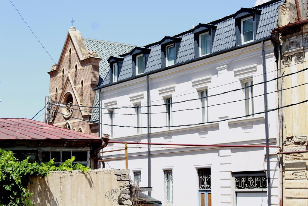 Guest House On Gia Abesadze Street Tbilisi Ngoại thất bức ảnh