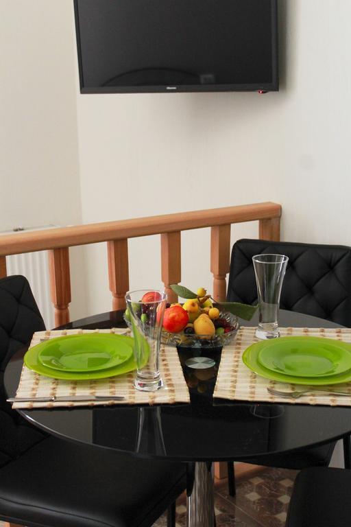 Guest House On Gia Abesadze Street Tbilisi Ngoại thất bức ảnh