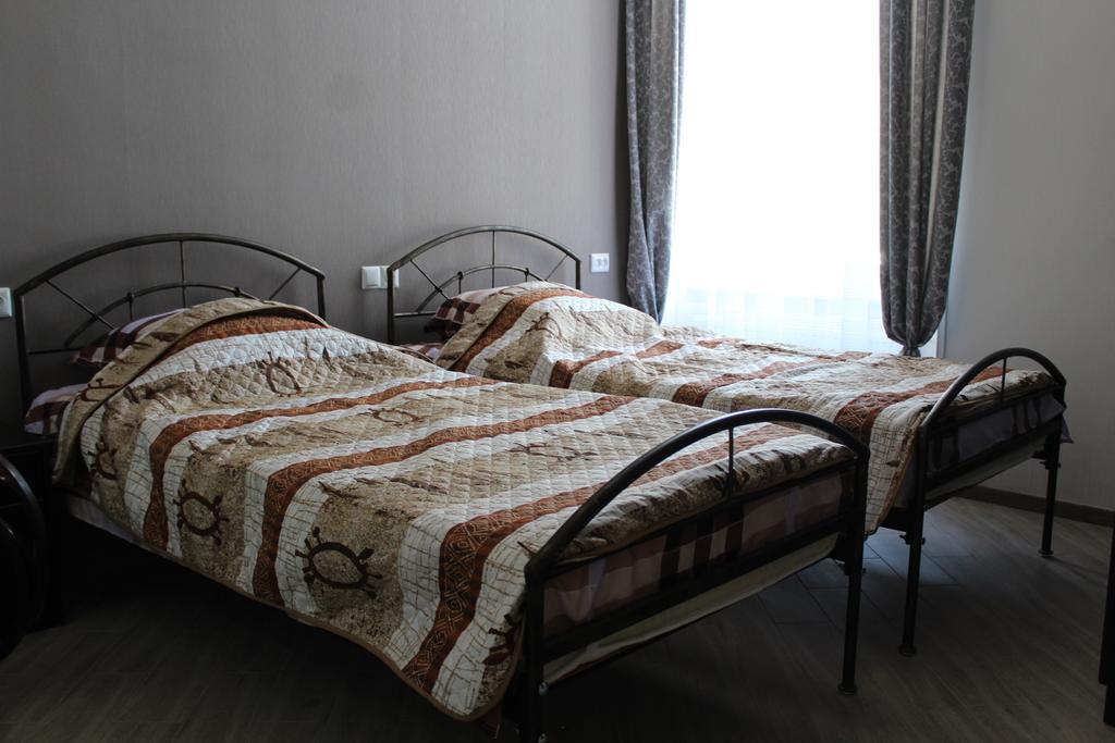 Guest House On Gia Abesadze Street Tbilisi Ngoại thất bức ảnh